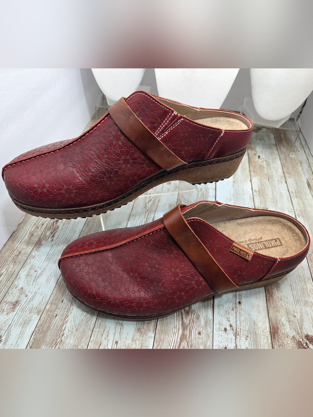 ✨ Pikolinos Embossed Leather Mule Clogs Burgundy / Red Size 41 - US 10✨ EUC NICE